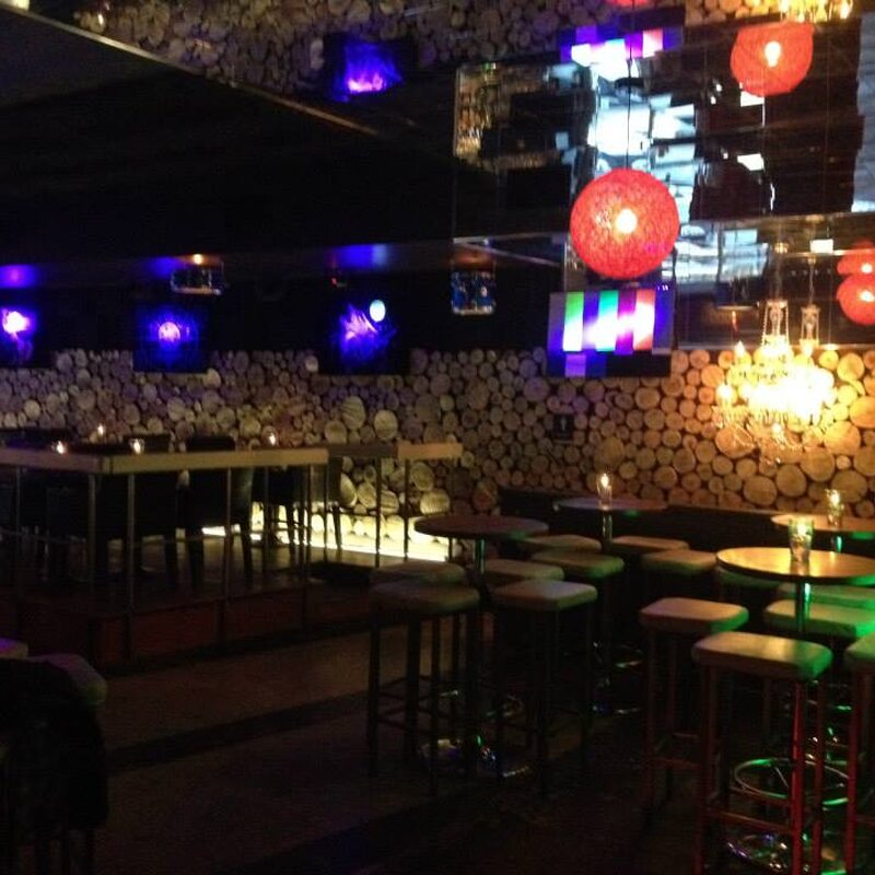Bungalow Bar Salon - Restaurants de Montréal
