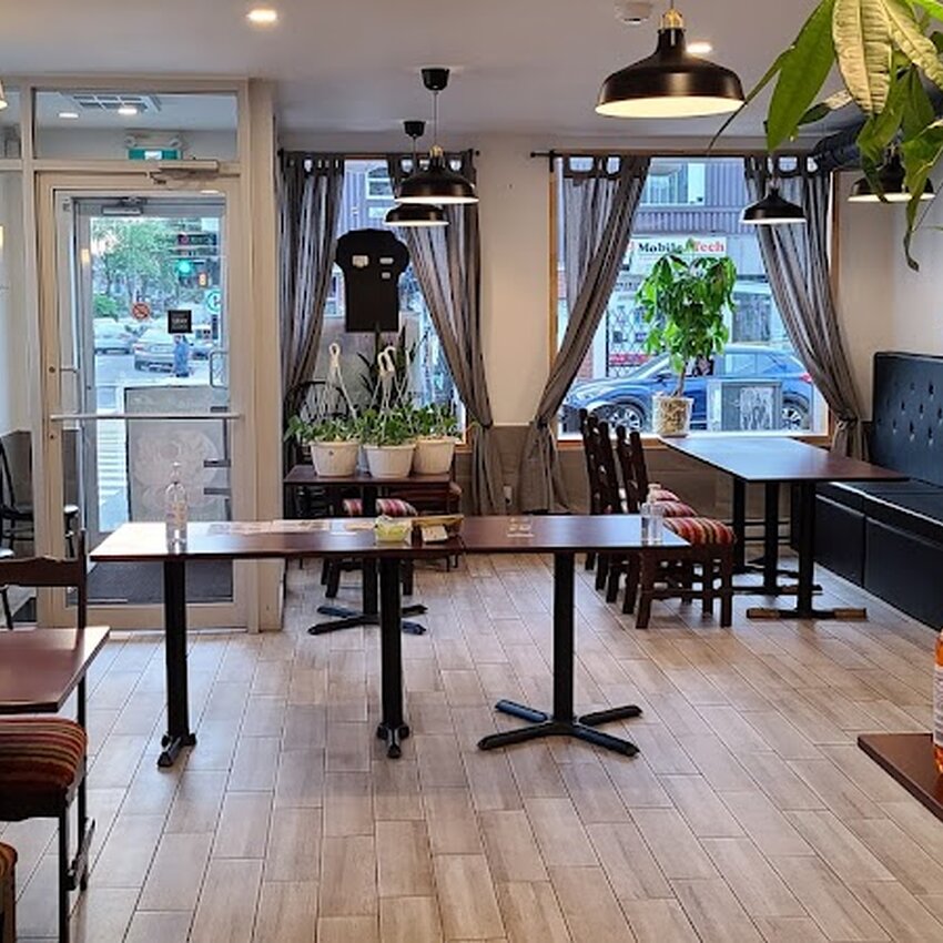 Pupuseria Do&ntilde;a Maria -  Restaurants Near: H2E1V3