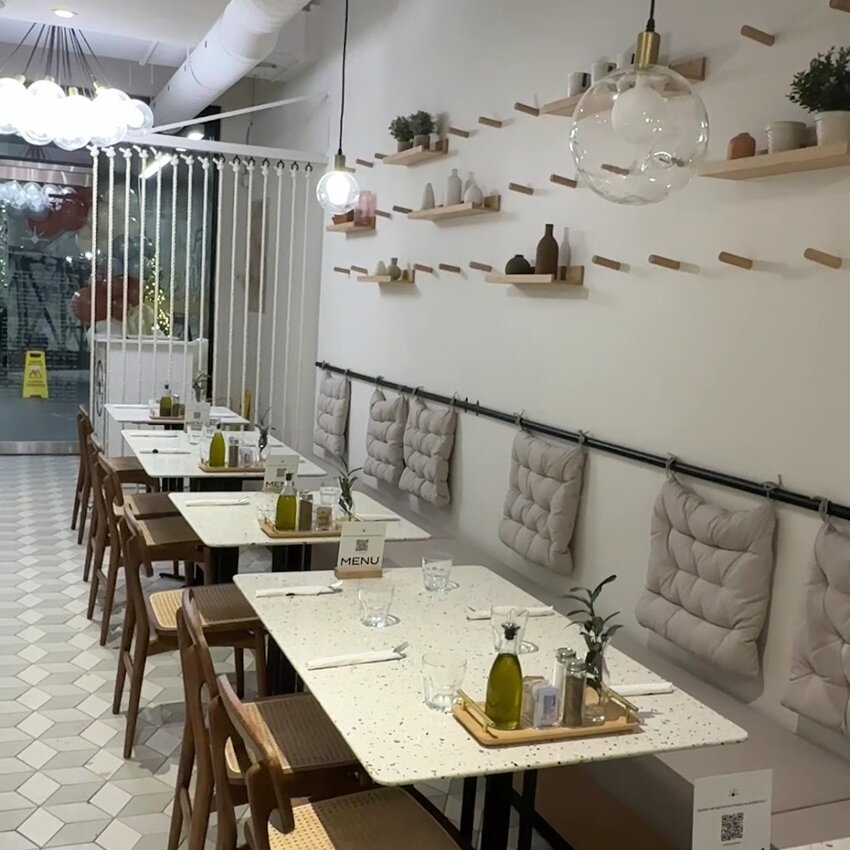 Eggstatic - Restaurants pr&egrave;s de: H2Y1T4