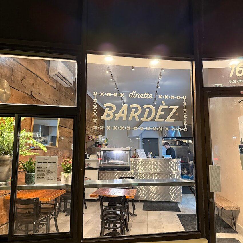 D&icirc;nette Bard&egrave;z -  Restaurants Near: H2E1S9
