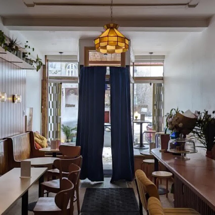 Le Nadia - Guinguette sportive -  Restaurants Near: H5B1B3