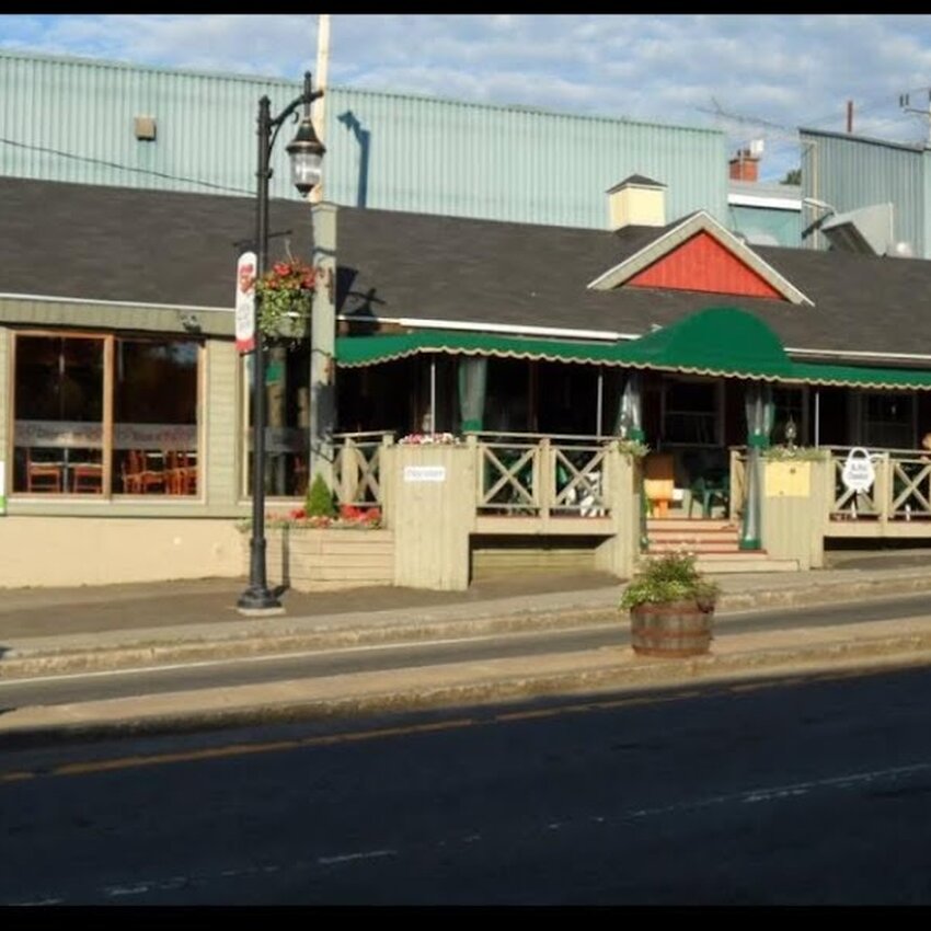 Au petit chaudron - Soups, Kebab, Breakfast Restaurants in Sainte-Ad&egrave;le