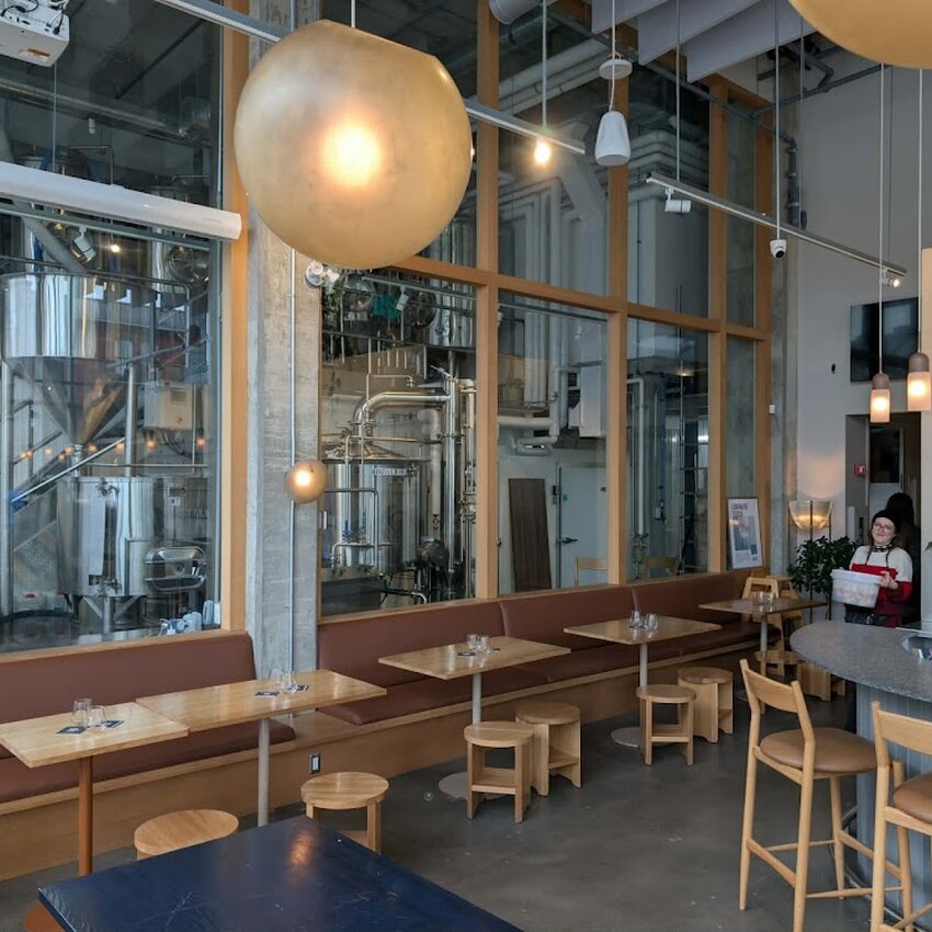 Le Relais Bor&eacute;ale Montr&eacute;al - Microbrasserie & Boutique - Restaurants pr&egrave;s de: H2S1L8