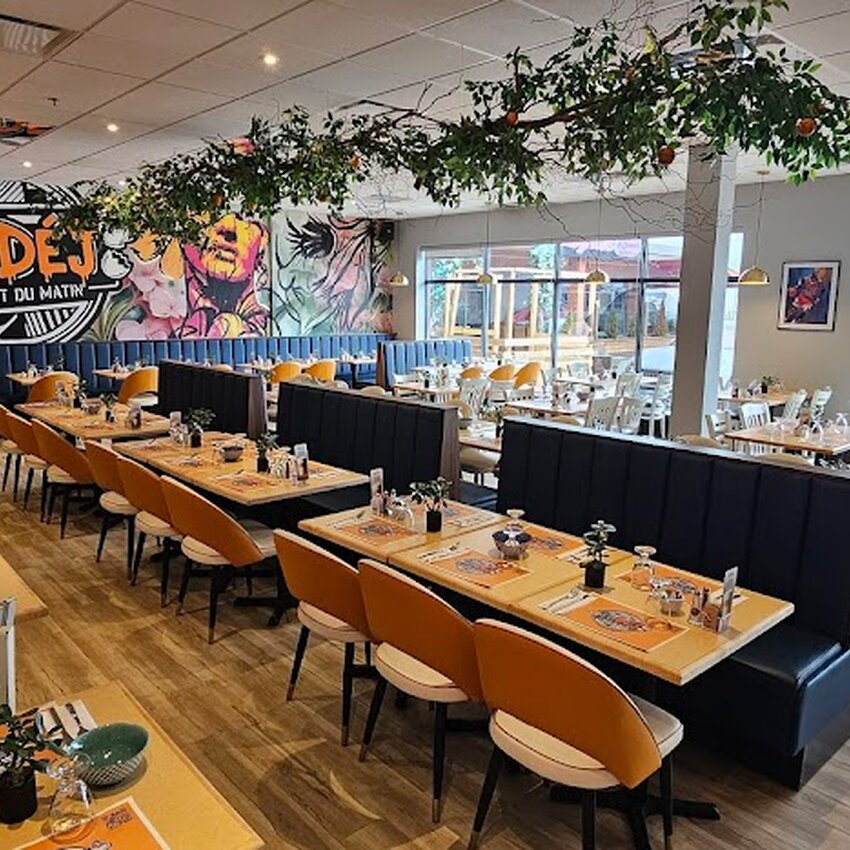 Le Dej - Delis, Breakfast Restaurants in Chomedey