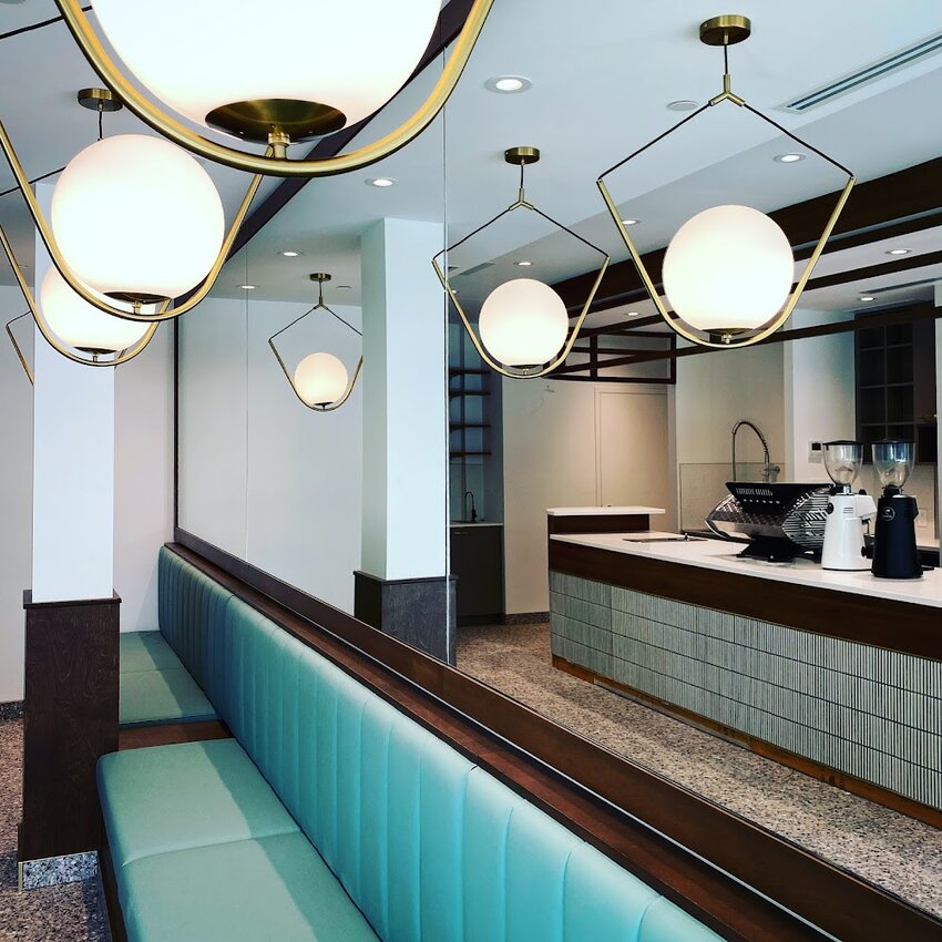 Caf&eacute; Myriade - Restaurants Bagels, Caf&eacute;s pr&egrave;s de: H4E3H2