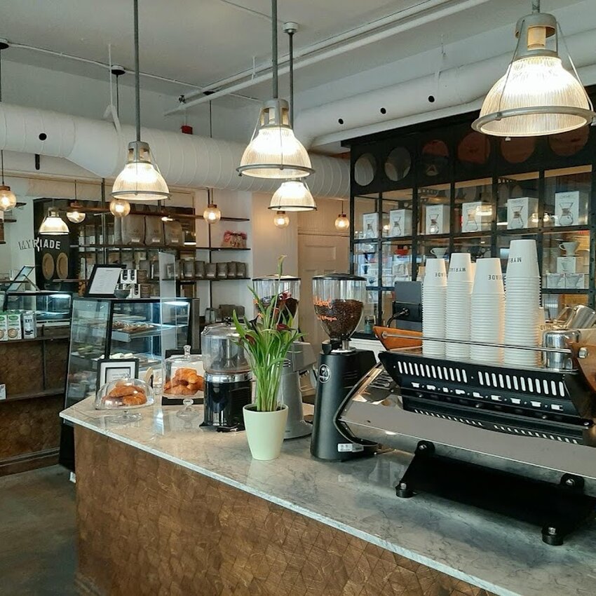 Caf&eacute; Myriade - Caf&eacute;s, American Restaurants Near: H2V4E4