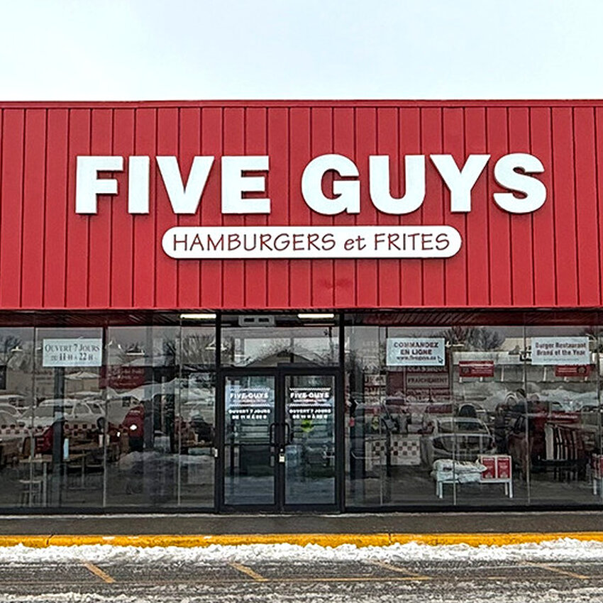Five Guys Burgers - Restaurants Brunch pr&egrave;s de: J3Y1A7