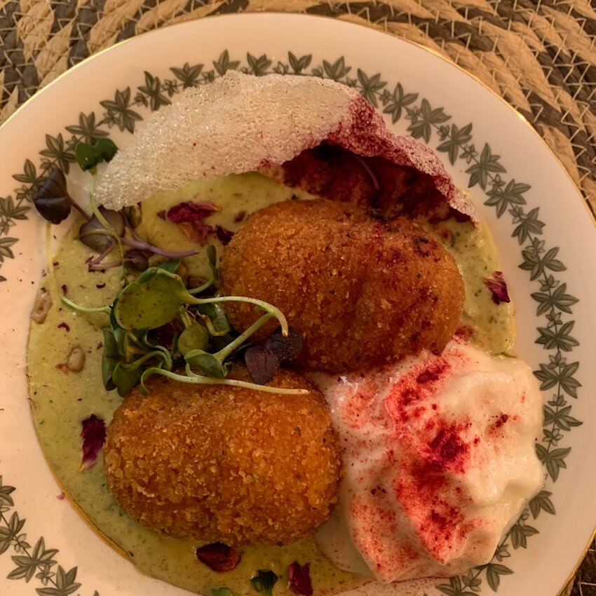 Caf&eacute; Marigold - Poutine, Caf&eacute;s, Bubble Tea, Vegetarian Restaurants Near: H2V4E4