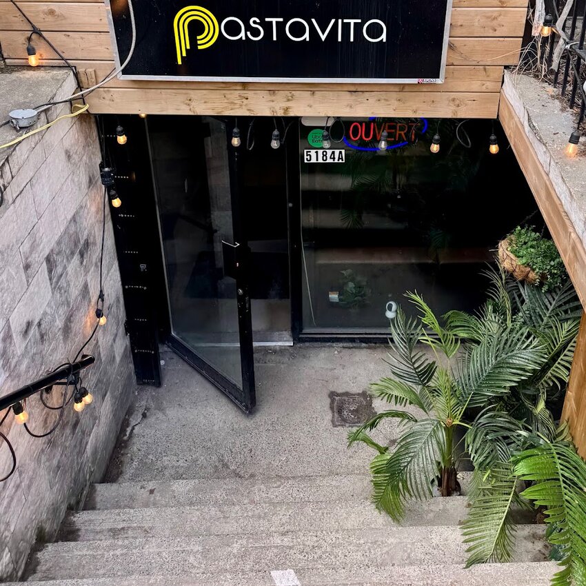 Pastavita - Restaurants près de: H3T1Y1