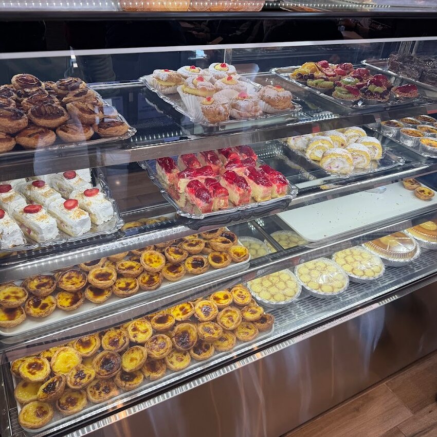 Romados Restaurant Laval, QC