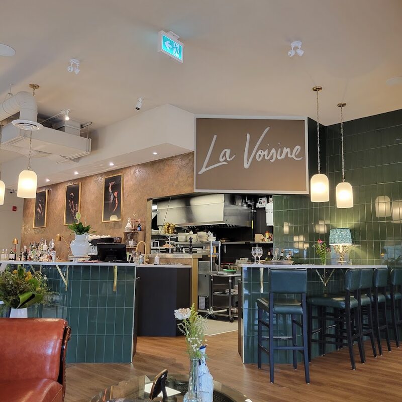 La Voisine - Restaurants Français, Raclettes de Montréal
