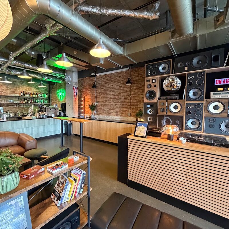 Café Social BHive - Restaurants in Montreal