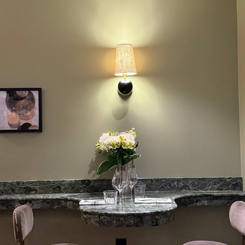 Restaurant Cameleon - Restaurants Near: H2T1B8