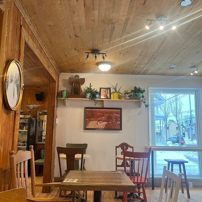 Chez Lucien - Luc Restaurants in Montreal