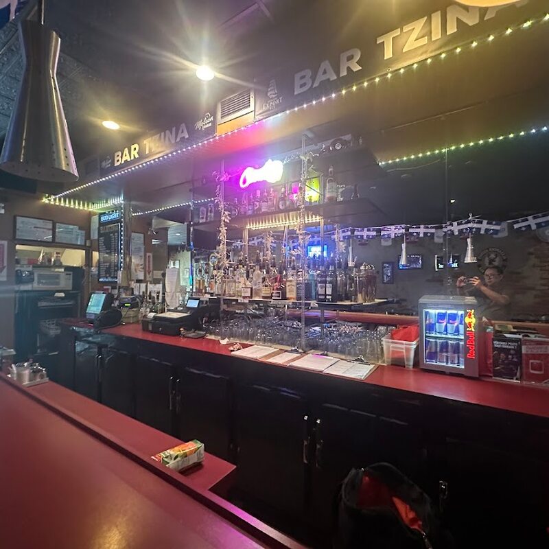 Bar Chez Tzina - Restaurants in Montreal