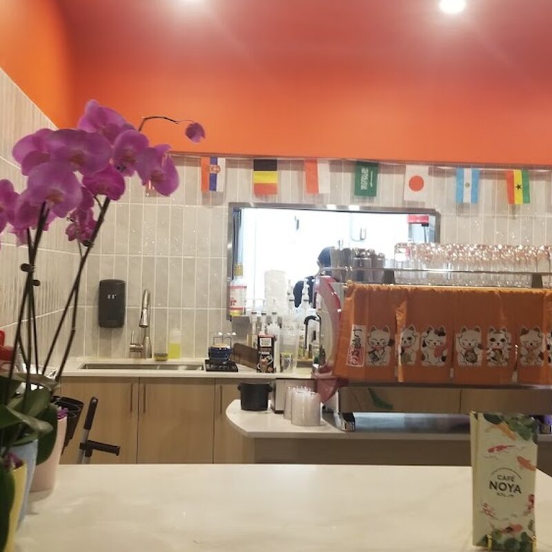 Deer Garden Signatures Soupe et Nouilles -  Restaurants Near: H4R1K4