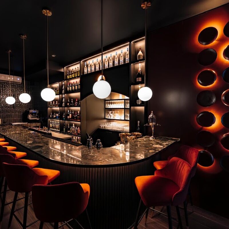 Maison 33 - Cocktails & Tapas - Restaurants Terrasses de Notre-Dame-de-Gr&acirc;ce (NDG)