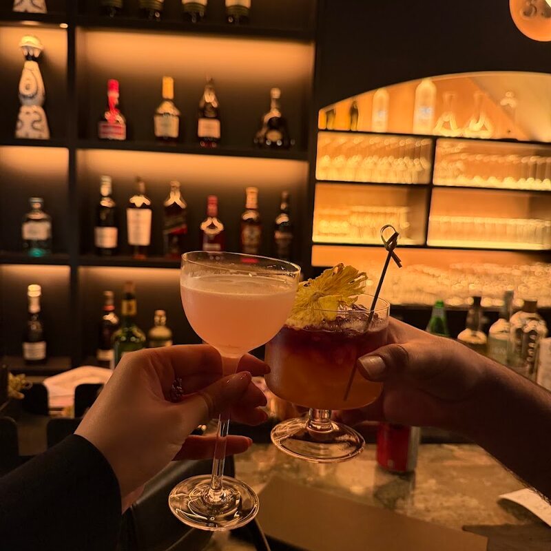 Maison 33 - Cocktails & Tapas - Restaurants in Montreal
