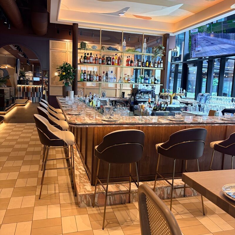Beverly Bar+Grill - Restaurants Fusion de Montr&eacute;al