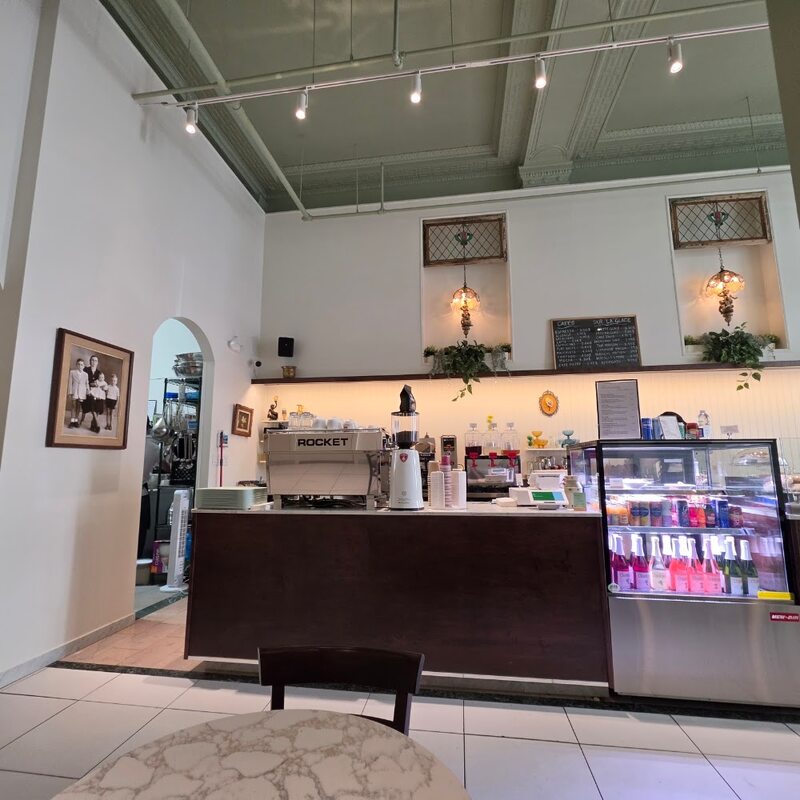Angelini Caf&eacute; - Restaurants in Montreal