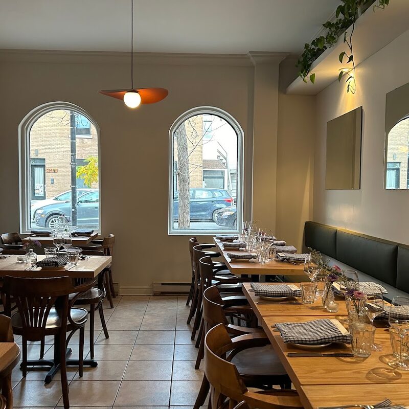 Haute Saison - Restaurants près de: H3N1T1