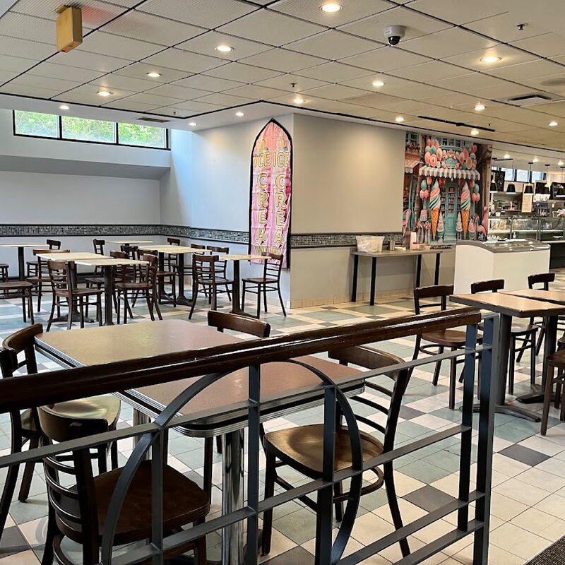 Lili Caf&eacute; - Restaurants du Saint-Sacrement