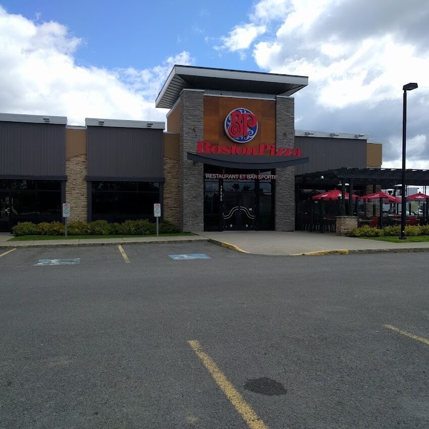 Boston Pizza -  Restaurants Near: J7J0S1
