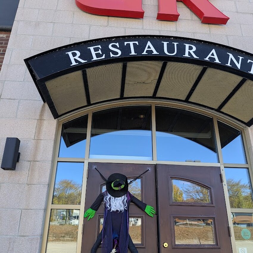 B&acirc;ton Rouge Grillhouse & Bar - Restaurants Am&eacute;ricains Ouverts lundi Montr&eacute;al