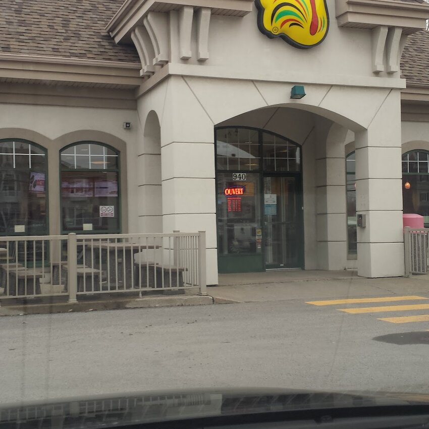 R&ocirc;tisseries Au Coq Restaurant