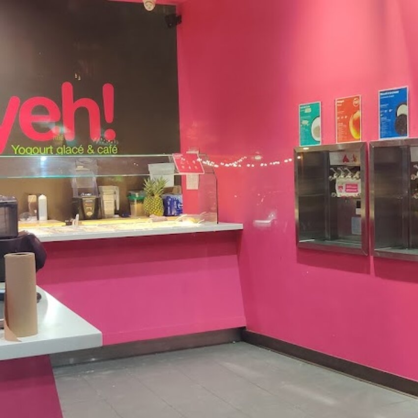 Yeh! Yogourt Glac&eacute; et Caf&eacute; - Restaurants pr&egrave;s de: H4A1C8