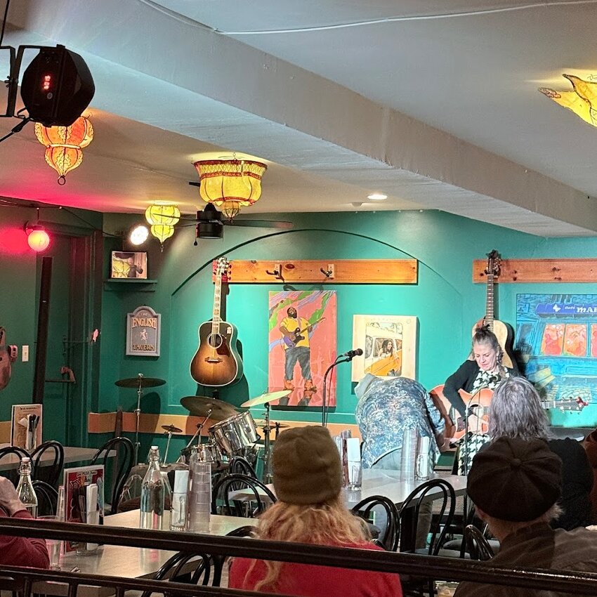 Mariposa - Caf&eacute;s, Tea Restaurants Near: H4A2B1