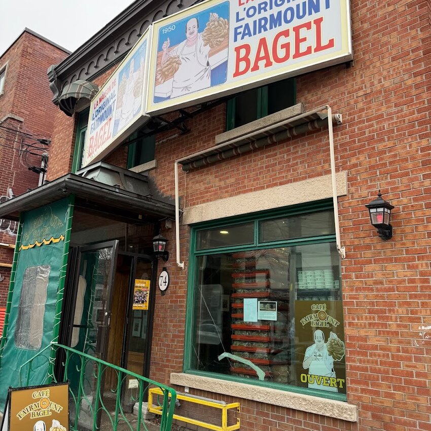 Fairmount Bagel Bakery - Restaurants pr&egrave;s de: H2X2T3
