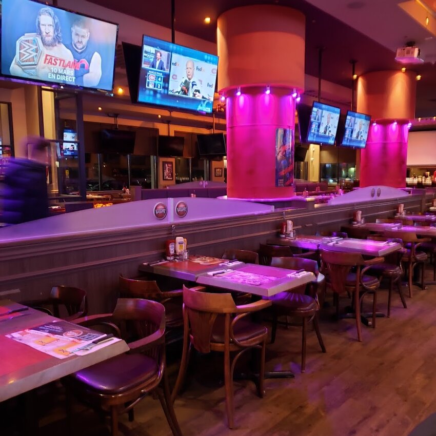 La Station des Sports -  Restaurants Near: J4V2J2