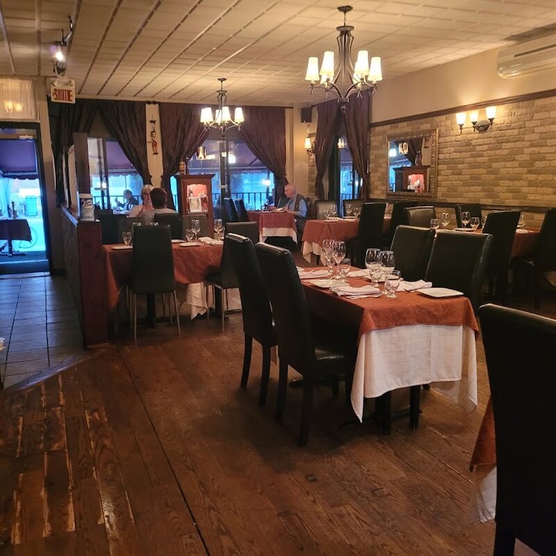 Le Saint-Jacques - Turkish, Mediterranean Restaurants in Montreal