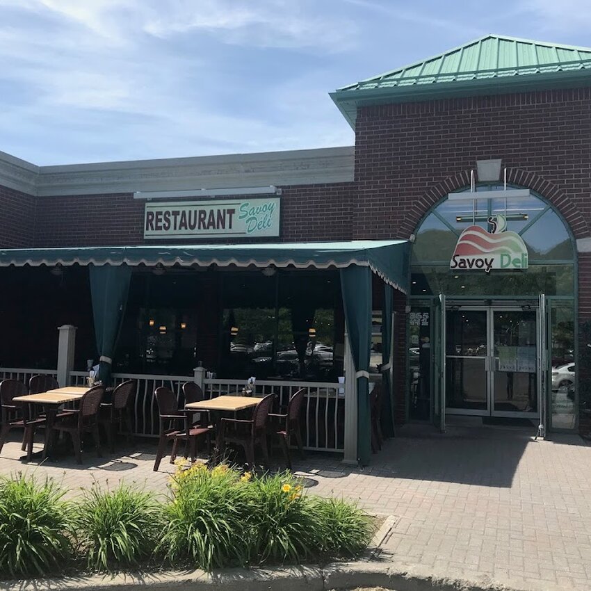 Savoy Deli - Restaurants Stationnement disponible Ouverts dimanche Beloeil