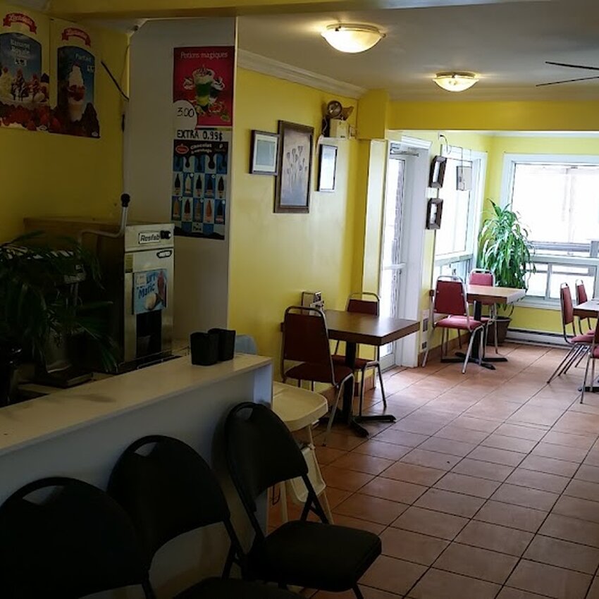 L'&eacute;piphanie Pizzeria -  Restaurants Near: J5X4A6