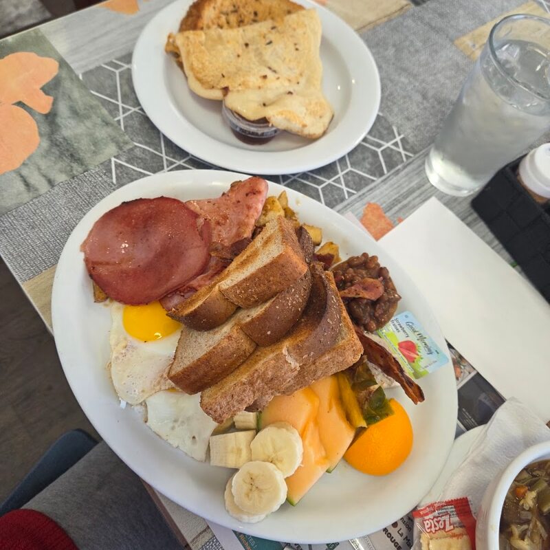 Le L&egrave;ve T&ocirc;t - Mediterranean, Breakfast Restaurants in Montreal