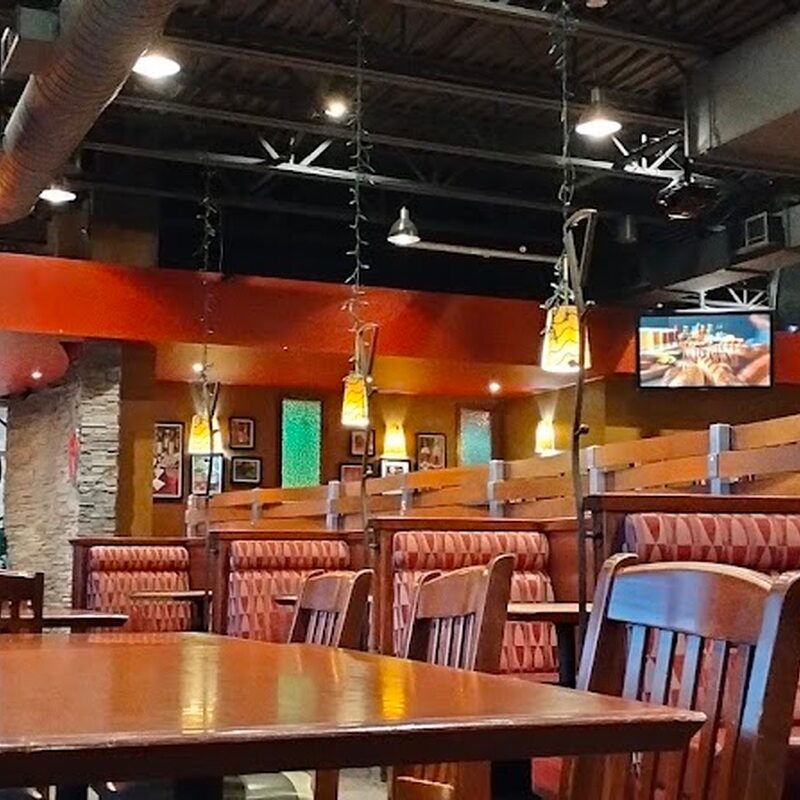 Boston Pizza Restaurant