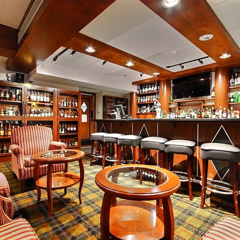 McMasters Scotch Bar - Restaurants Hawaiens, Bars de Montréal