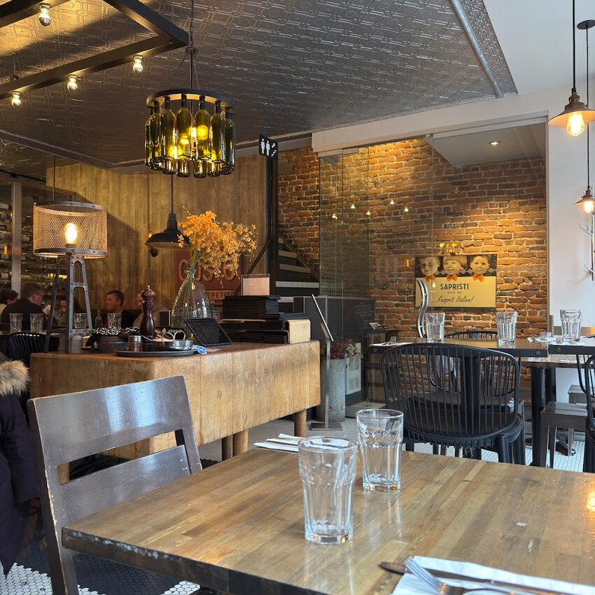 Sapristi St-Jean - Restaurants Grand choix de cocktails, Resto-Bars, 5 &agrave; 7 Happy Hour de Qu&eacute;bec