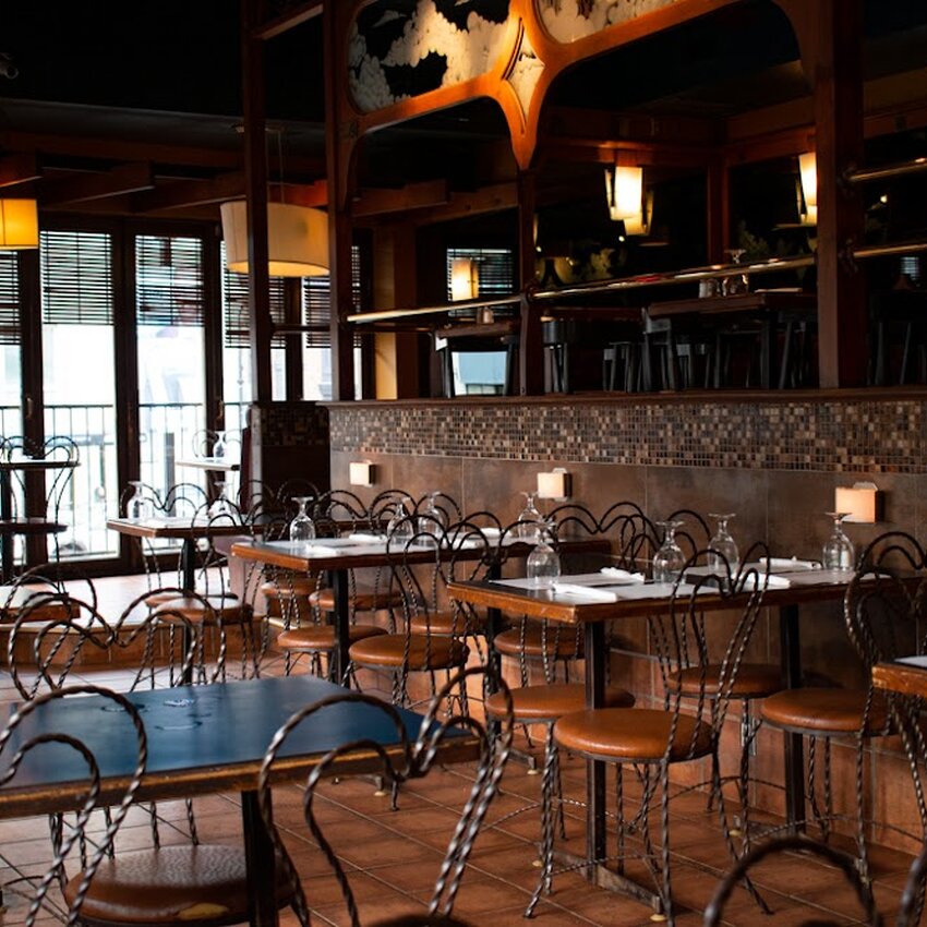 Caf&eacute; Bla-Bla -  Restaurants Near: J1H4E4