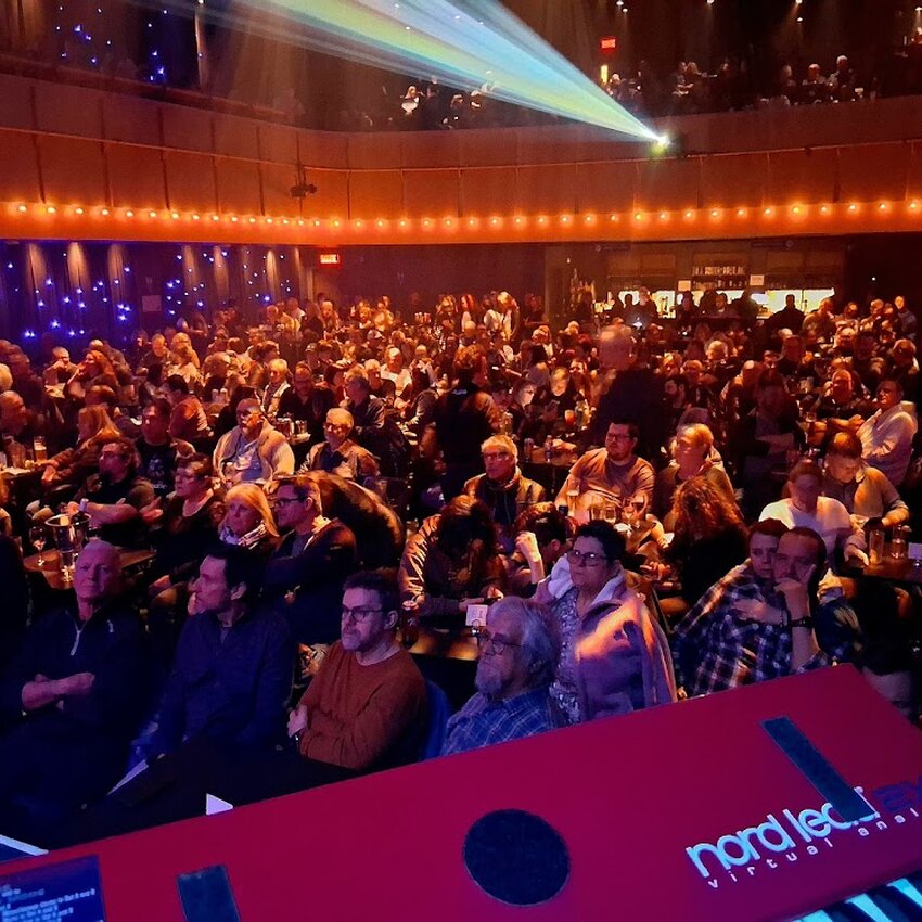 Le Club Dix30 - Live Entertainment / Shows Restaurants in Brossard