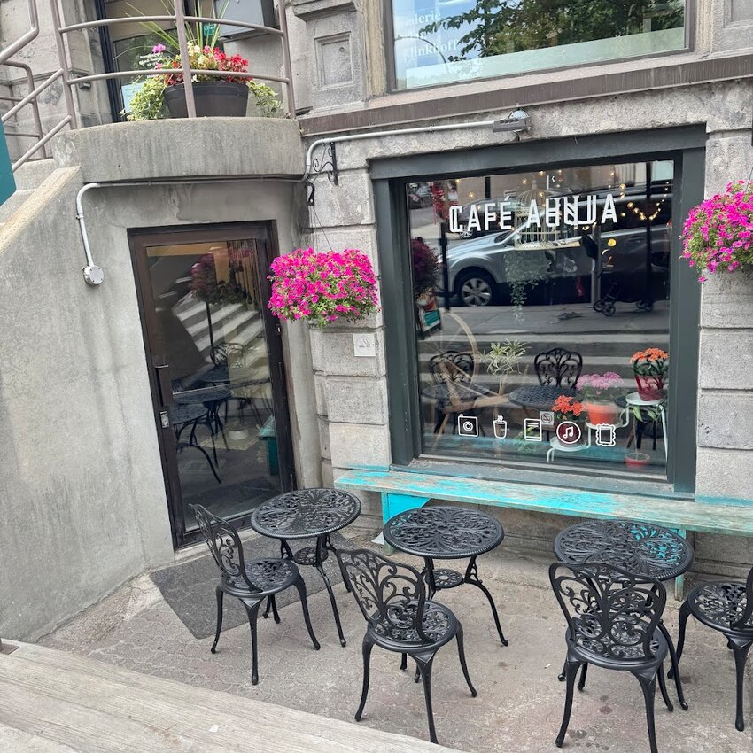 Cafe Aunja - Restaurants in Montreal