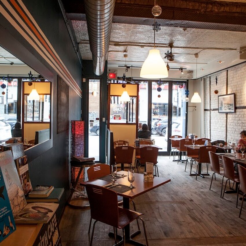 Breizh caf&eacute; - Poutine, Cr&ecirc;pes Restaurants Near: H2V4E7