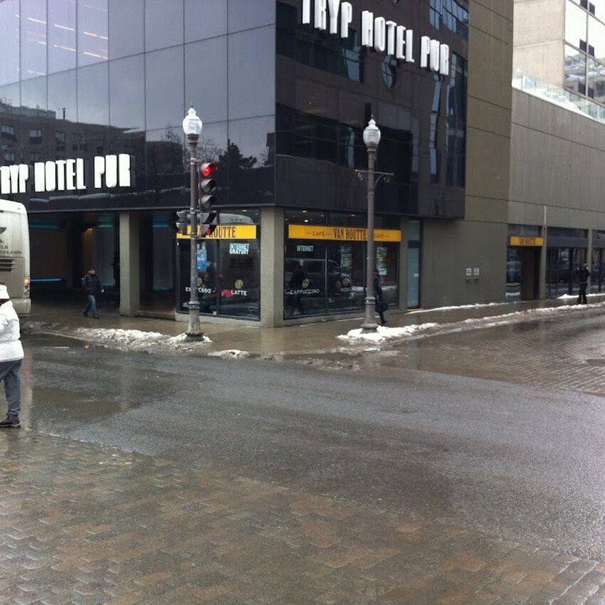 Café Van Houtte - Cafe Van Houtte Restaurants in Montreal