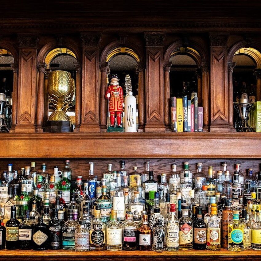 Pub Bishop & Bagg -  Restaurants Near: H2V4G9