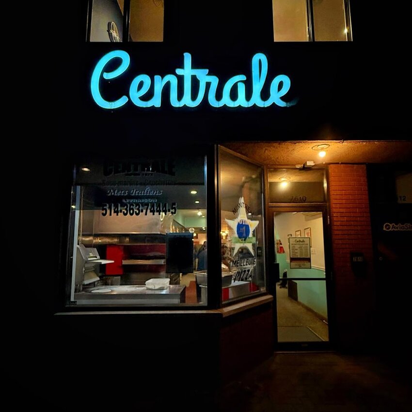 Centrale Pizzeria - Restaurants P&acirc;tes, Ramen, Pizza pr&egrave;s de: H4E3J2