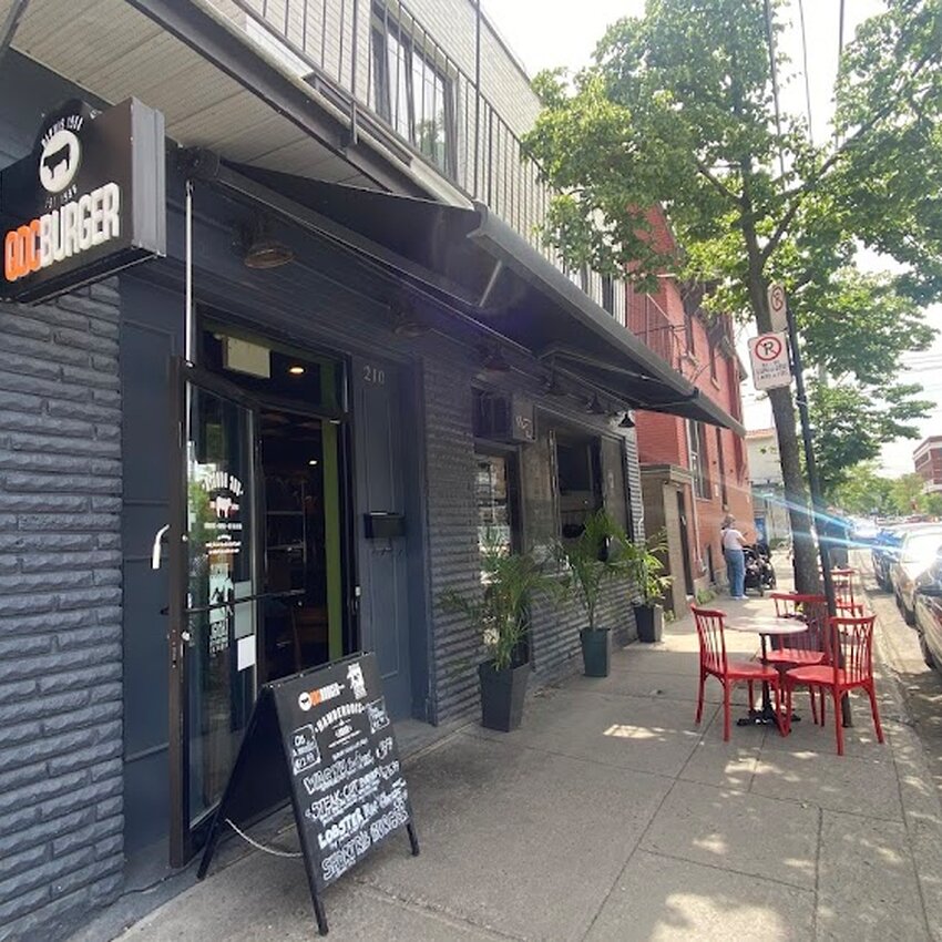 QDC Burger - Poutine, Burgers Restaurants in Mile-End