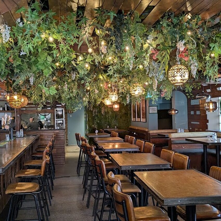 Grenade - Resto-bar et terrasse - Poutine Restaurants Near: H3B3E9