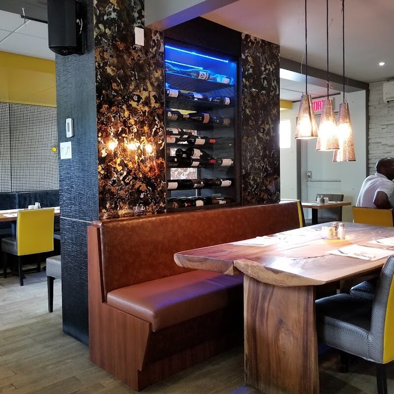 Au Coin de Larue - Grill, Italian, Pizza, Salads, Pasta Restaurants in Quebec